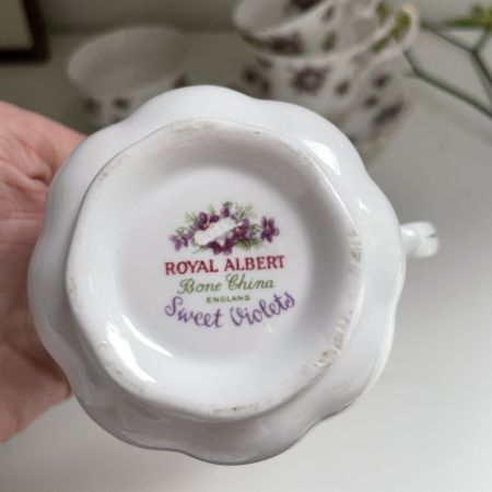 Молочник Sweet Violets Royal Albert 125 мл Англия 