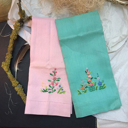 Полотенце 2 шт. с ручной вышивкой розовое и мятное, набор