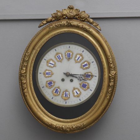 Часы с мраморным циферблатом на бархате (без стекла)
