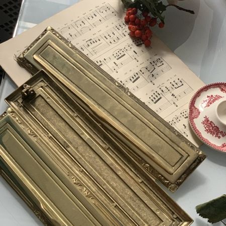 Накладка к почтовому ящику 31 см латунь Франция