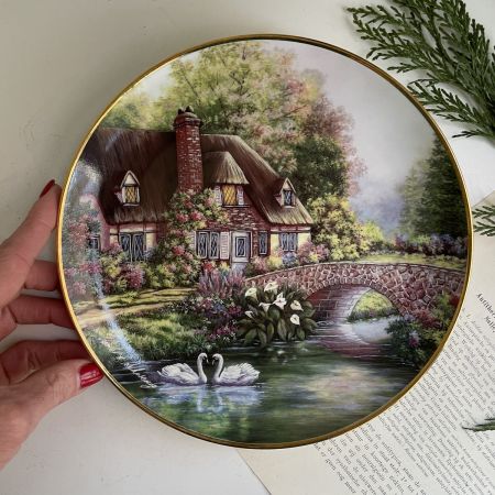 Тарелка Franklin Mint, Cottage at Meadowgate 21 см