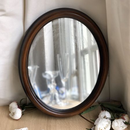 Зеркало овал в деревянной раме Италия