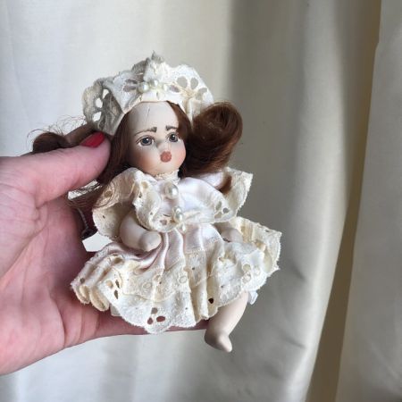 Кукла фарфоровая Donna 12 см. Goldina, Италия