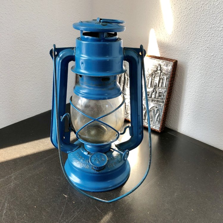Лампа масляная фонарь Чехословакия ярко-синий