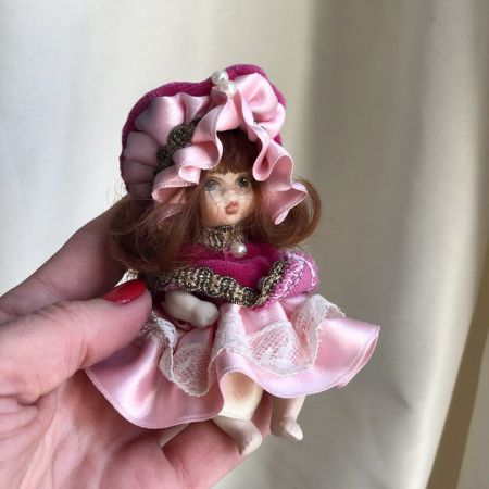 Кукла фарфоровая Vera 10 см. Goldina, Италия