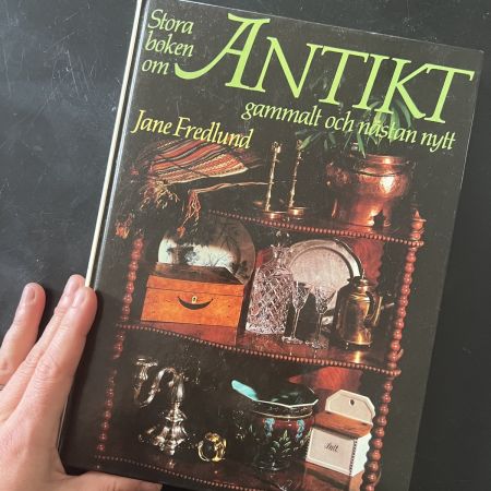 Книга Антиквариат на шведском языке