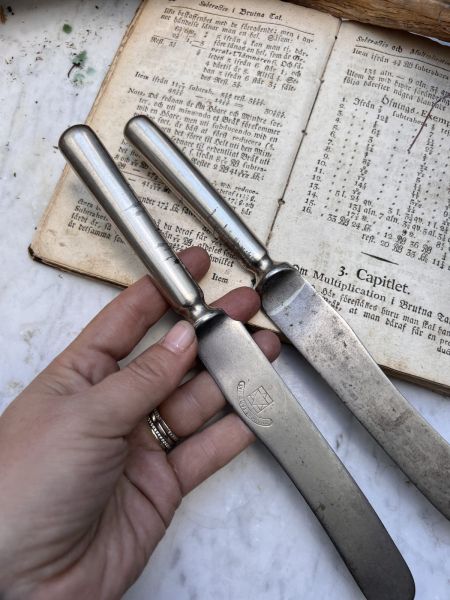 Нож столовый 25 см металл 