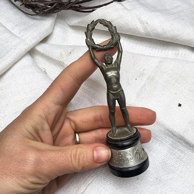 Статуэтка мужчина с лавровым венком олово маленькая