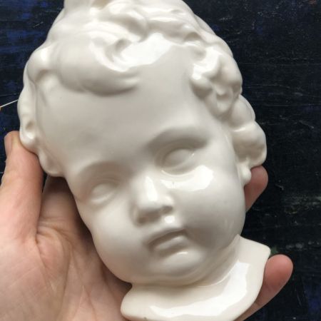 Подвесной декоративный элемент Лицо ребенка керамика