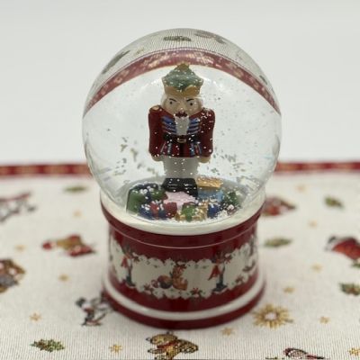 Статуэтка ВиллеройБох Christmas Toy's Снежный шар Щелкунчик 17 см Германия