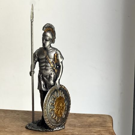 Фигурка рыцаря с копьем и щитом  олово 