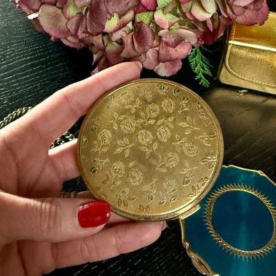 Пудреница с розочками 8 см