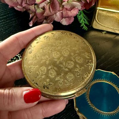 Пудреница с розочками 8 см