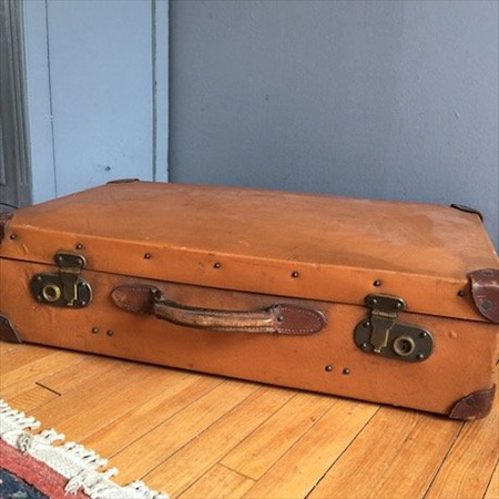 Кожаный старинный чемодан