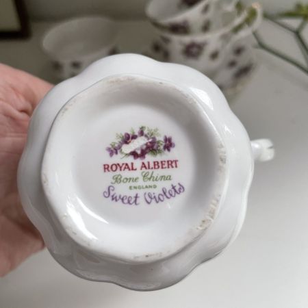 Молочник Sweet Violets Royal Albert 150 мл Англия