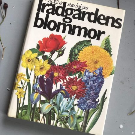  Книга ботаническая Tradgardens blommor 