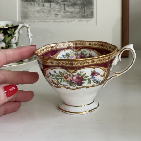 Чайная чашка 200 мл Royal Albert Lady Hamilton костяной фарфор