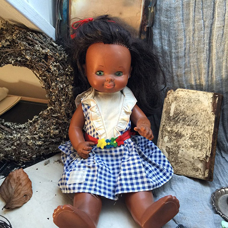 Кукла большая в клетчатом платье, Швеция