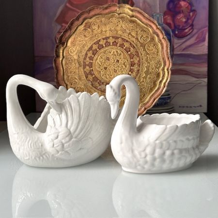 Кашпо Лебедь 26 см керамика