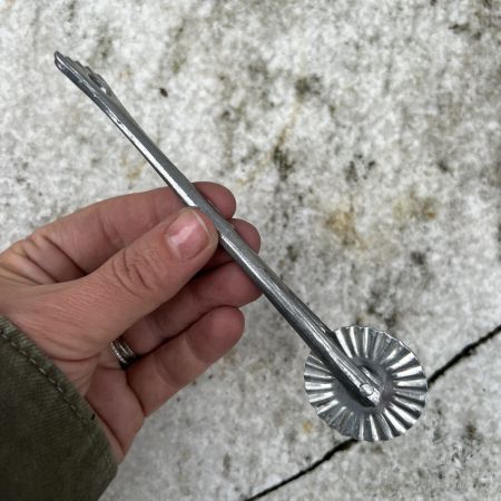 Нож роликовый для пасты 15 см металл