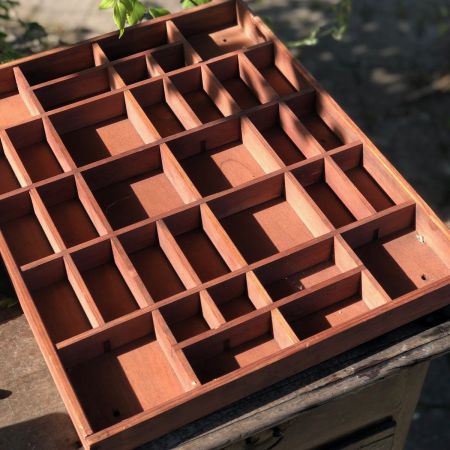 Ящик деревянный для мелочей 38х48 см с разными ячейками