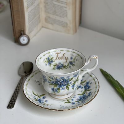 Чайная пара Royal Albert Июль 1970 г. 12 месяцев