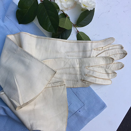 Длинные кожаные перчатки начала прошлого века 