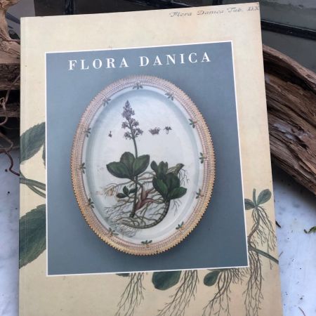 Книга FLORA DANICA