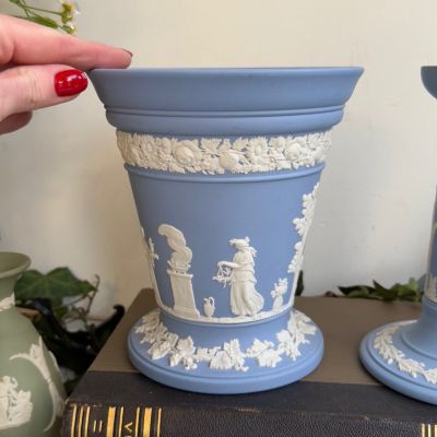 Ваза Wedgwood 17 см бисквитный фарфор Англия