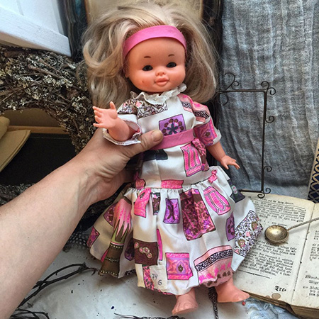 Кукла большая блондинка в розовом, Швеция        