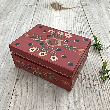 Шкатулка деревянная красная с ручной росписью