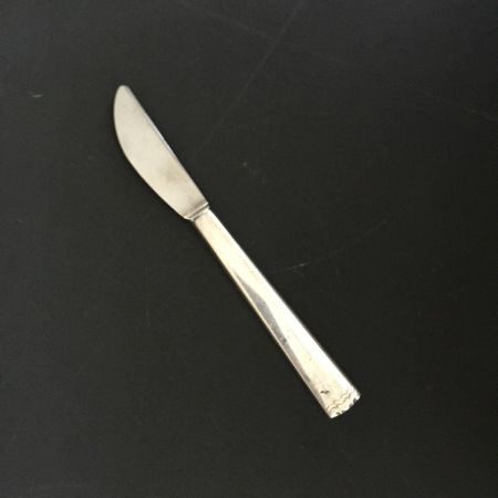 Нож  18 см., мельхиор, модерн