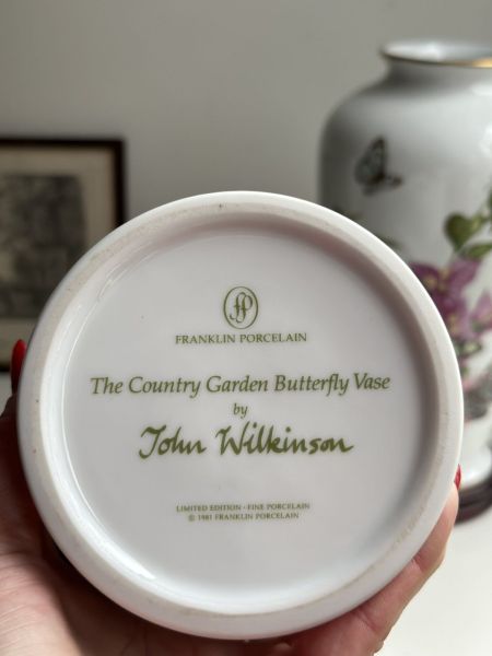 Ваза Franklin Porcelain 1981 The Country Garden Butterfly John Wilkinson