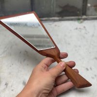 Зеркало ручное 27 см с деревянной ручкой