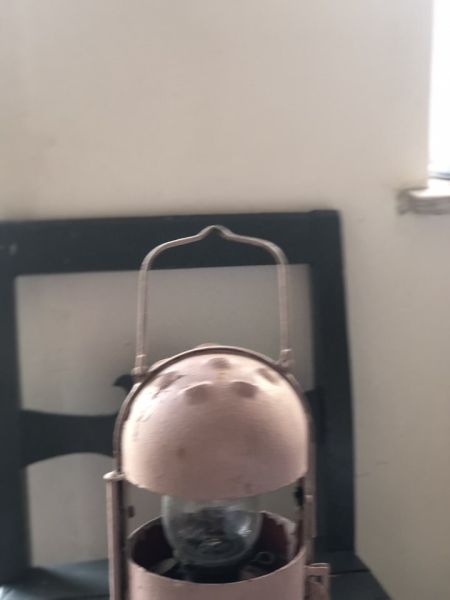 Фонарь Лампа керосинка подсвечник в металлическом розовом корпусе Германия