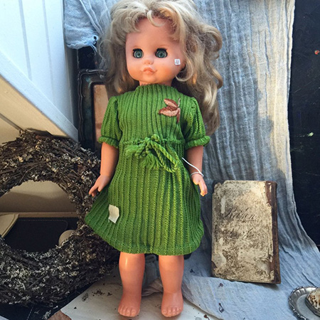 Кукла в зеленом вязаном платье, Швеция