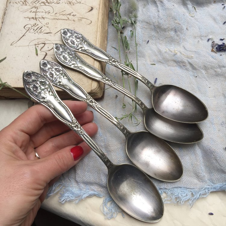 3 сороки интернет. Тарелки гёбель антикварные с птицами. 3 сороки интернет. 3 сороки интернет. Солонка и перечница новогодние.