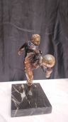 Статуэтка скульптура АртДекор Футболист бронза на мраморном основании Франция