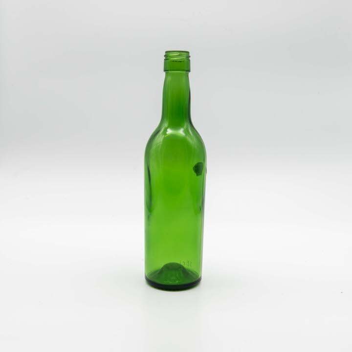 Фото бутылки. Бутылка Эмеральд 0.45 зеленая. В бутылке зеленый. Салатовая бутылка. Бутылочка зеленая.