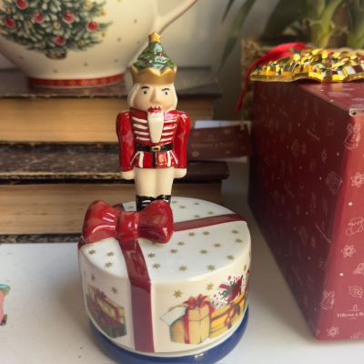 Статуэтка музыкальная ВиллеройБох Christmas Toy's Щелкунчик 15 см