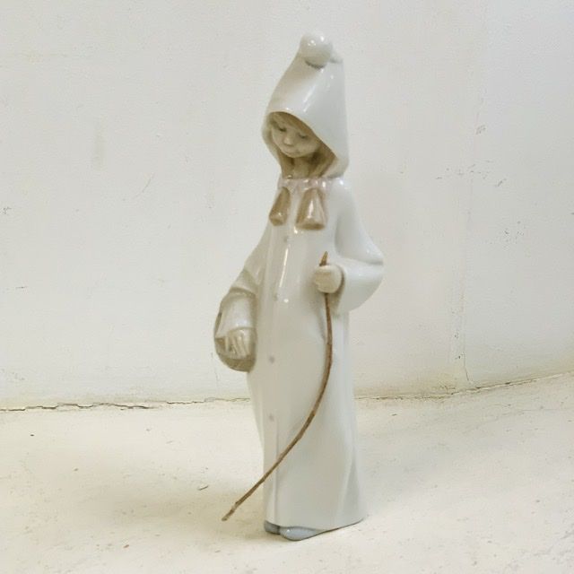 Статуэтка Девочка с корзиной Lladro Испания