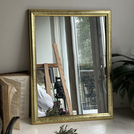 Зеркало 31х41 см в деревянной раме