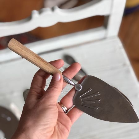 Лопатка сервировочная с деревянной ручкой 22 см сталь