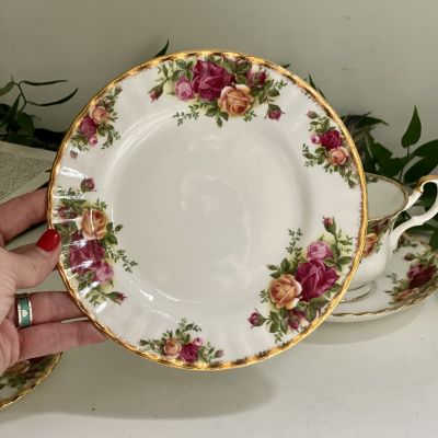 Тарелка Royal Albert Old Country Roses 18 см Англия