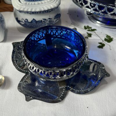 Сахарница Лист 18 см стекло кобальт в металлическом основании