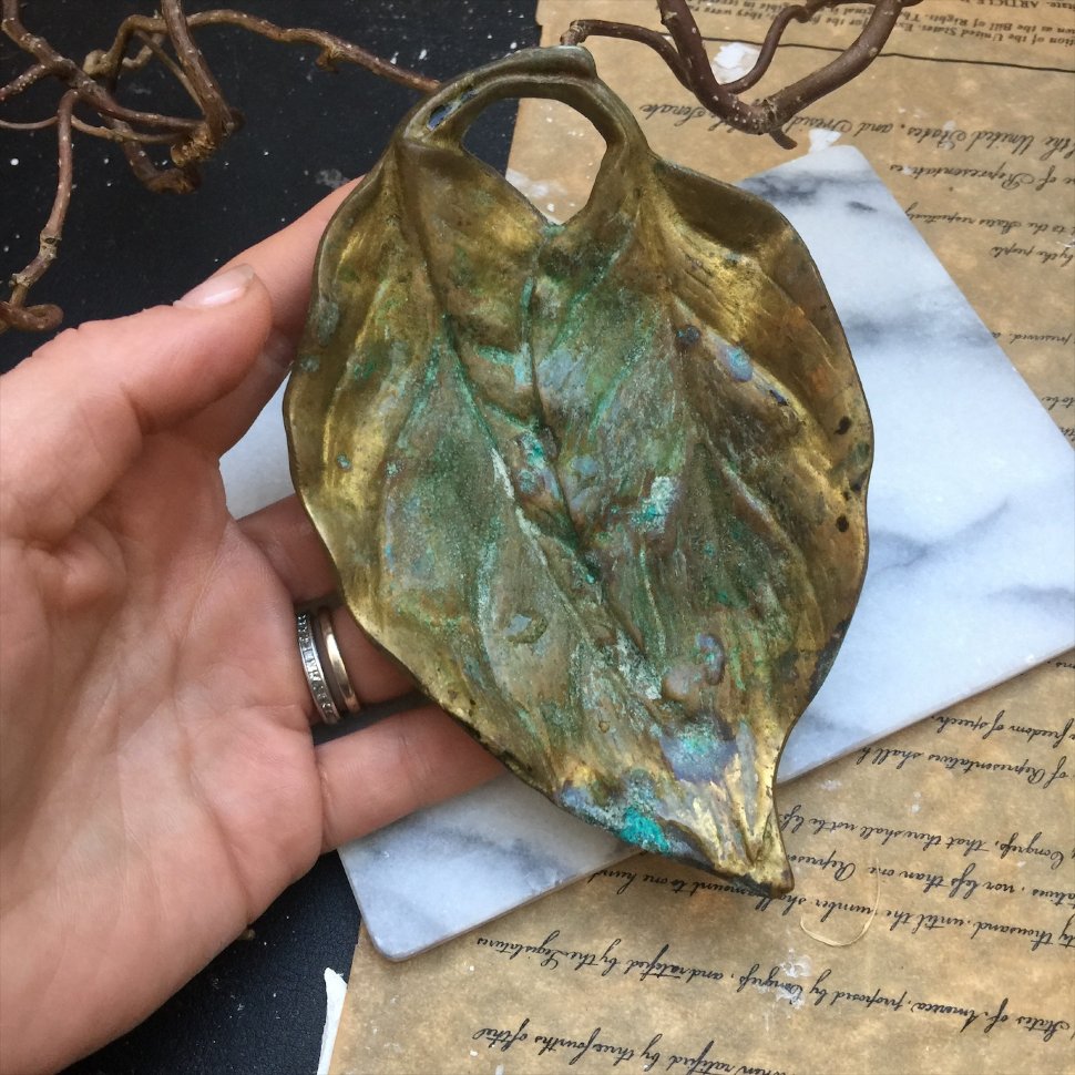 Пепельница латунь 2 листа модерн