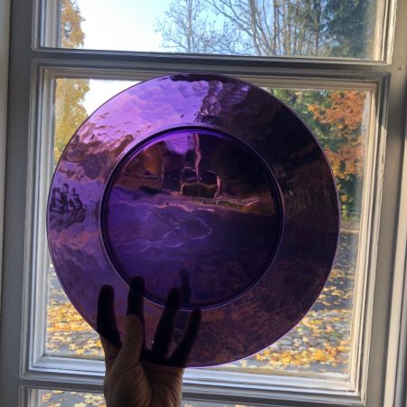 Тарелка фиолетовая Pukeberg 31 см хрусталь Швеция