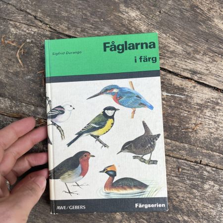 Книга Faglarna i farg в твердом переплете 260 стр.