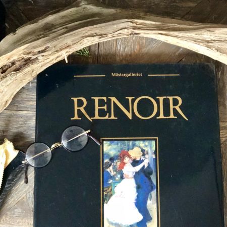 Книга Renoir