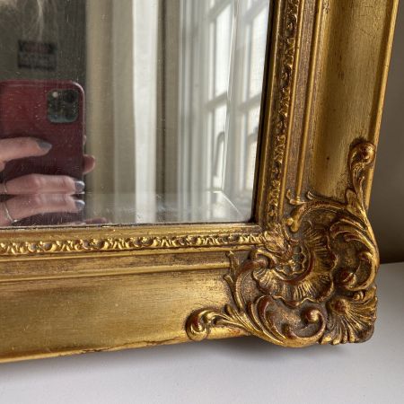 Зеркало настенное в золотой раме 62 х 52 см